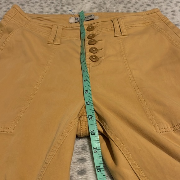 Liverpool High-Rise Crop Straight w/Exposed Button Fly & Fray in Golden Glow. - Picture 9 of 12